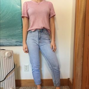 Women’s American Eagle shirt.